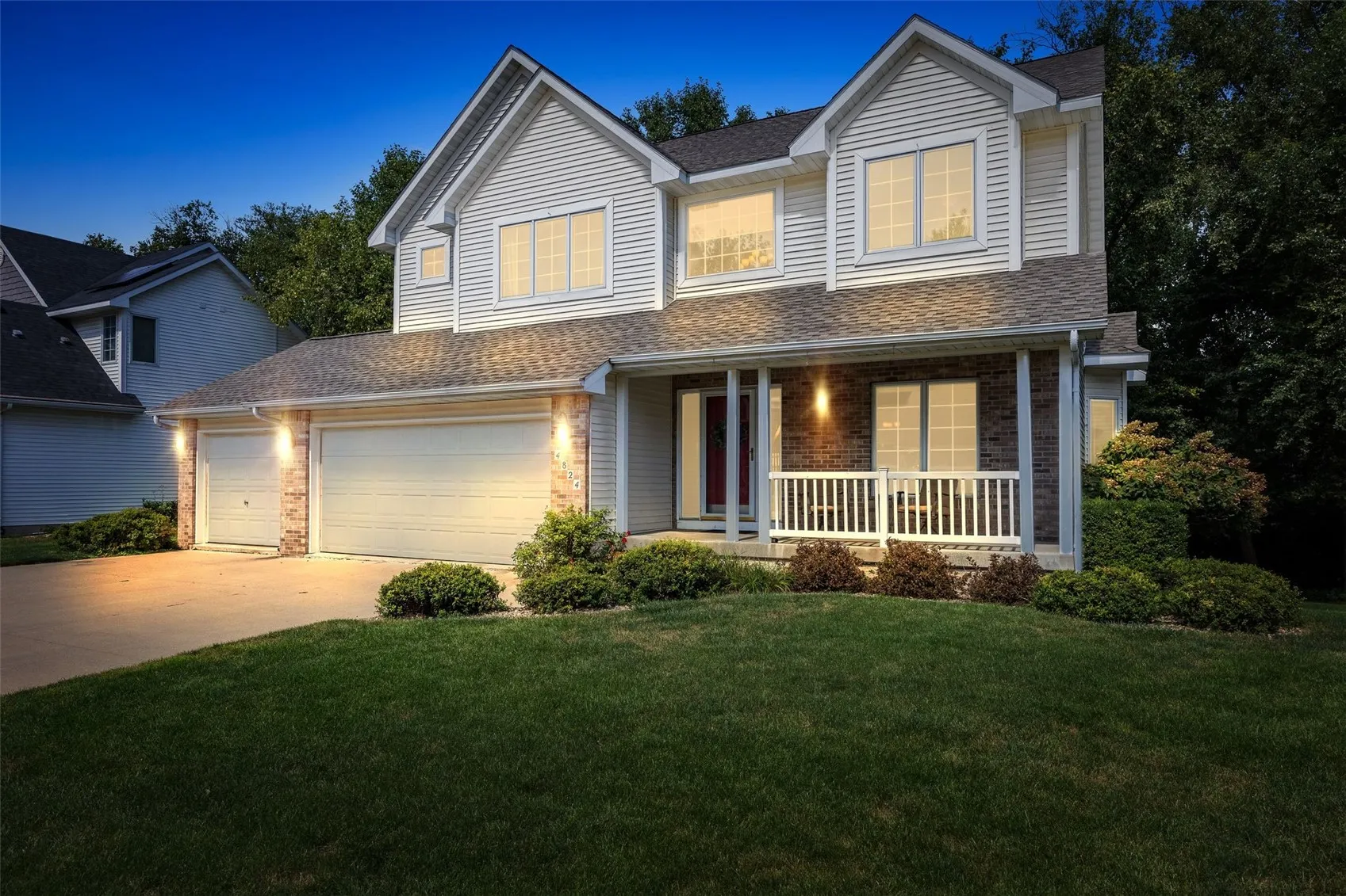 4824 Black Ivy Ct NE, Cedar Rapids, Iowa 52411 – Property Featured Image
