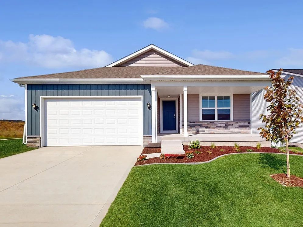 9631 Brighton Way SW, Cedar Rapids, Iowa 52404 – Property Featured Image