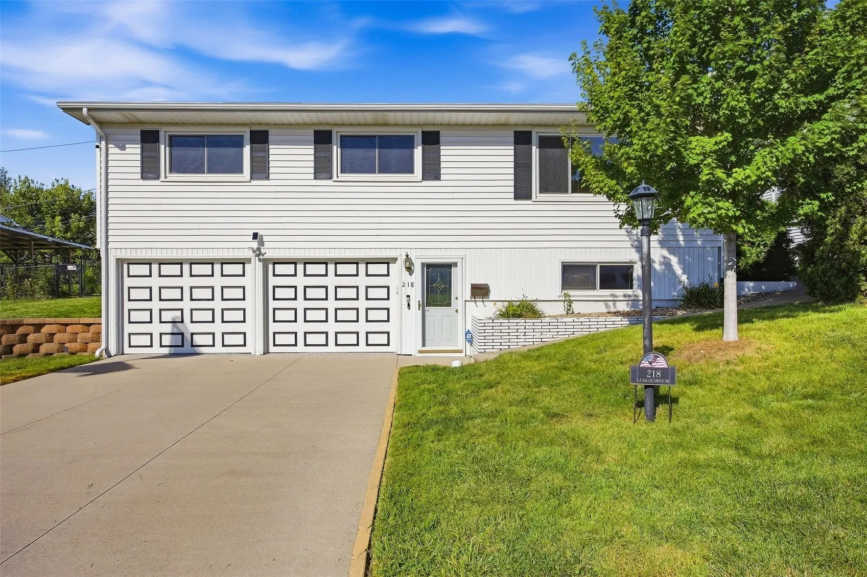 218 La Salle Drive SW, Cedar Rapids, Iowa 52404 – Property Featured Image