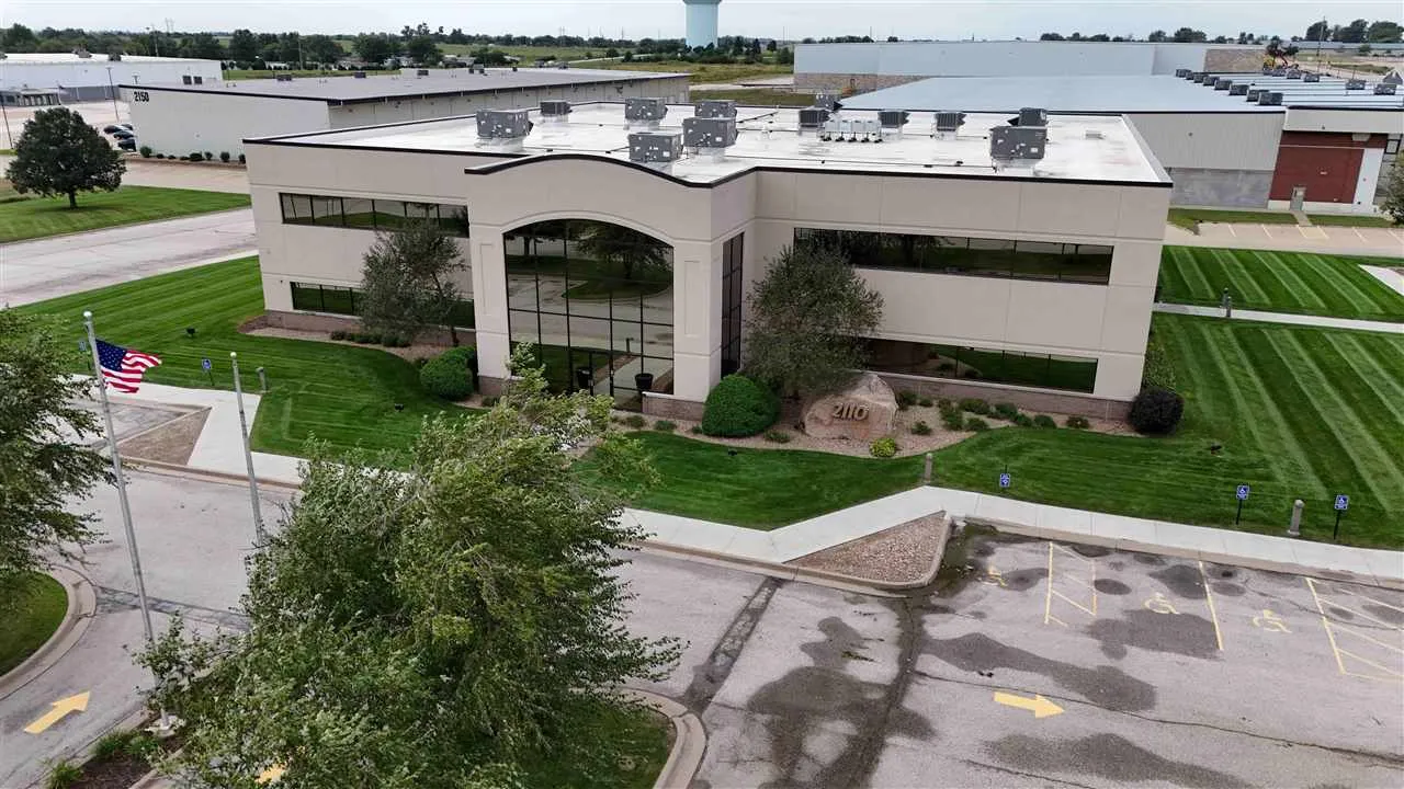 2110 Fiserv Dr SW Unit #100 & 200, Cedar Rapids, Iowa 52404 – Property Featured Image