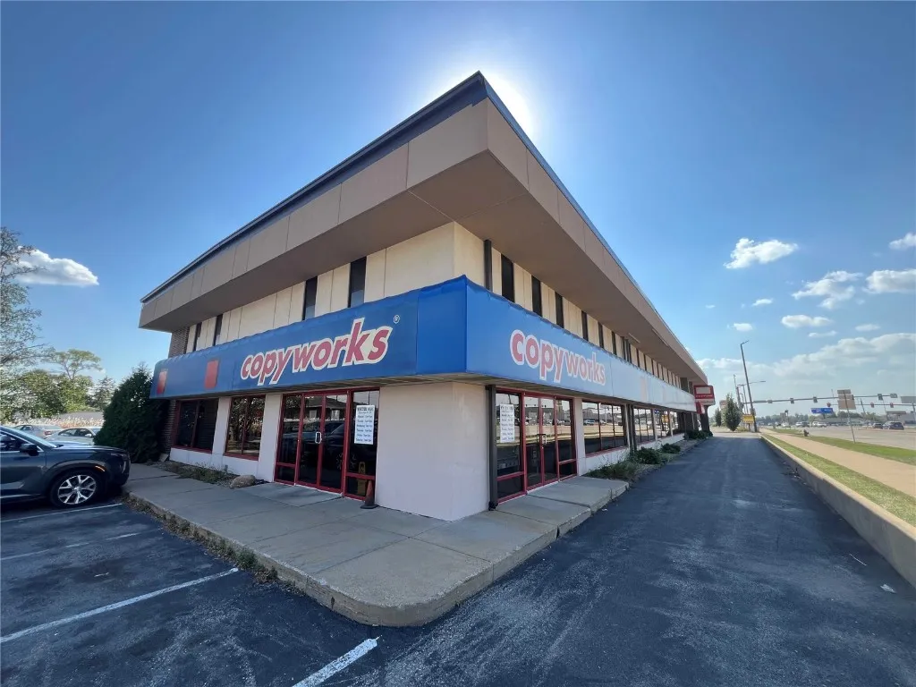4837 1st Avenue SE Unit 205, Cedar Rapids, Iowa 52402 – Property Featured Image