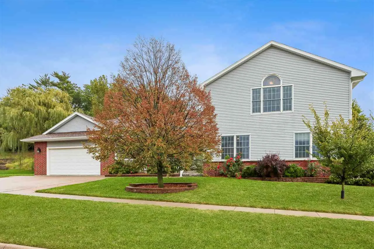 113 Bedford Road, Williamsburg, Iowa 52361 – Property Featured Image