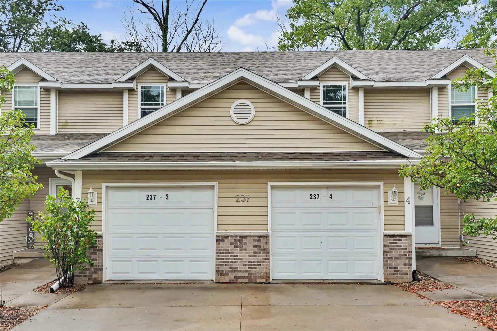 237 38th St Drive SE Unit 4, Cedar Rapids, Iowa 52403 – Property Featured Image