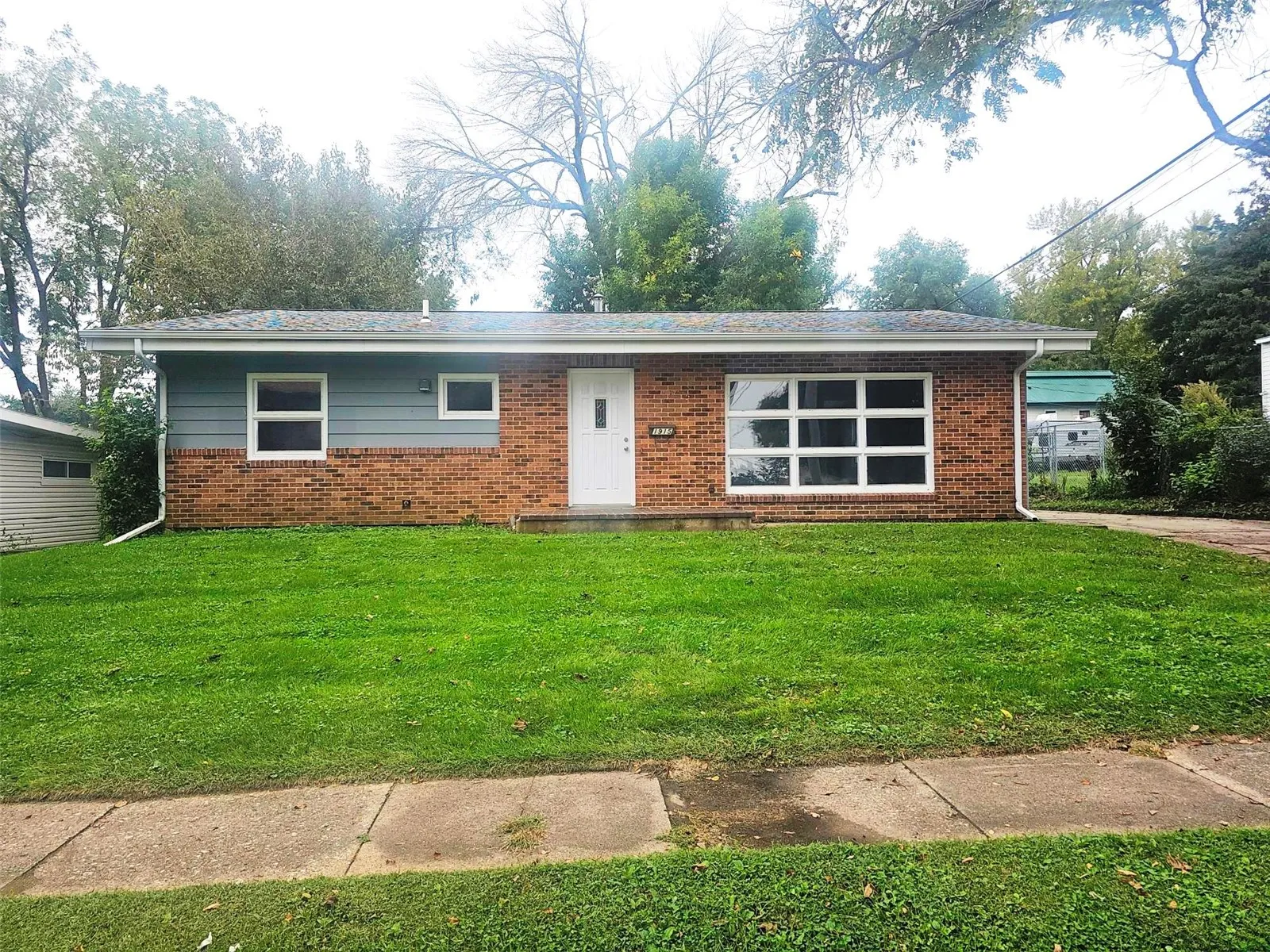 1915 11th Avenue, Marion, Iowa 52302 – Property Featured Image