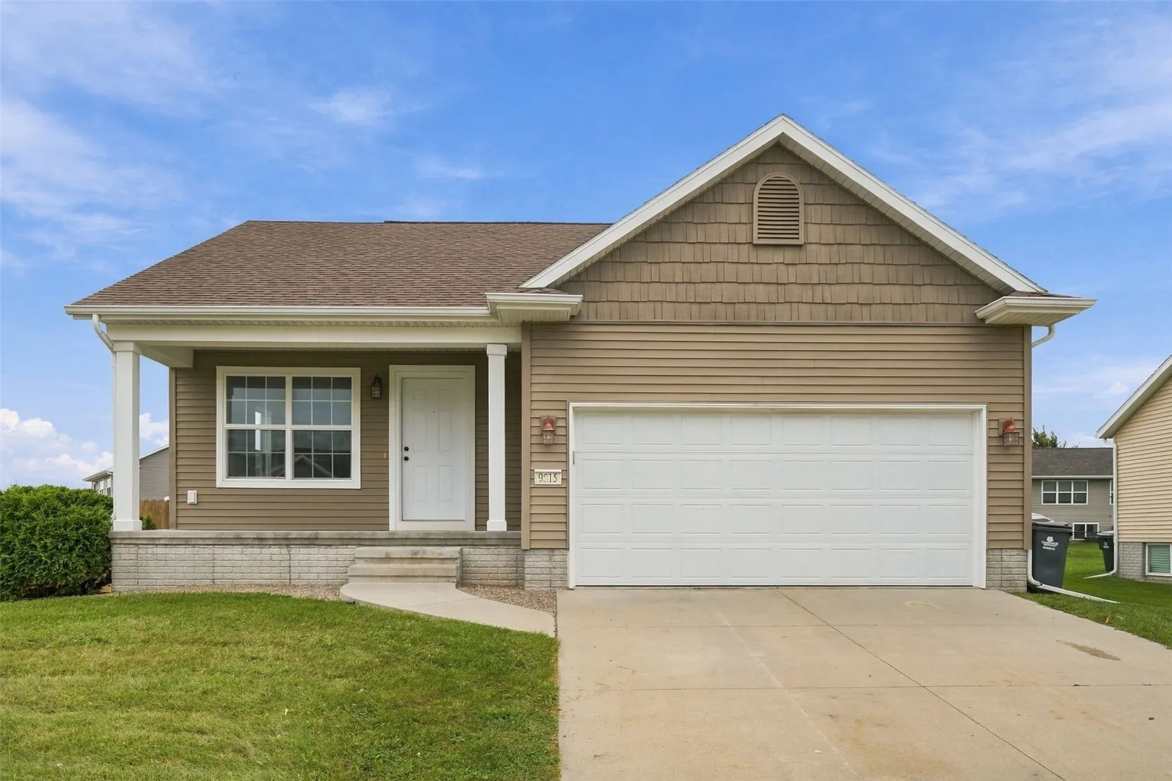 9515 Grand Oaks Drive NE, Cedar Rapids, Iowa 52402 – Property Featured Image