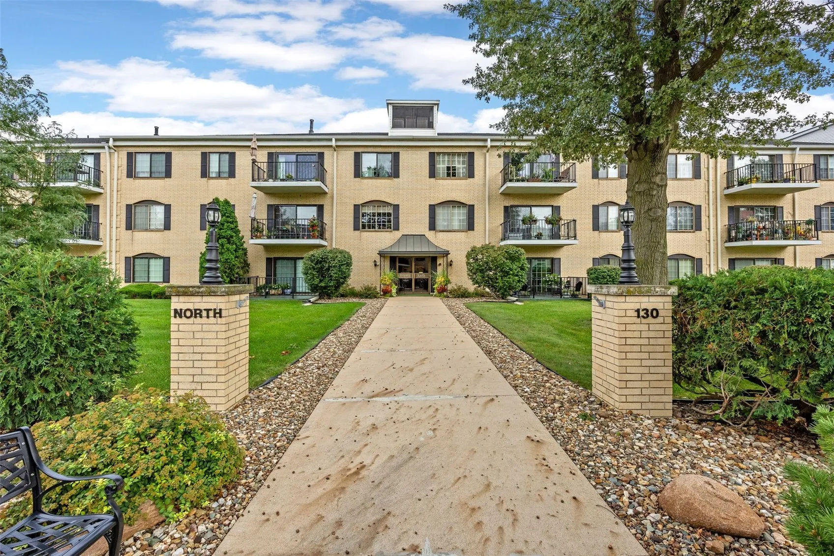 130 Thompson Drive SE Unit 212, Cedar Rapids, Iowa 52403 – Property Featured Image