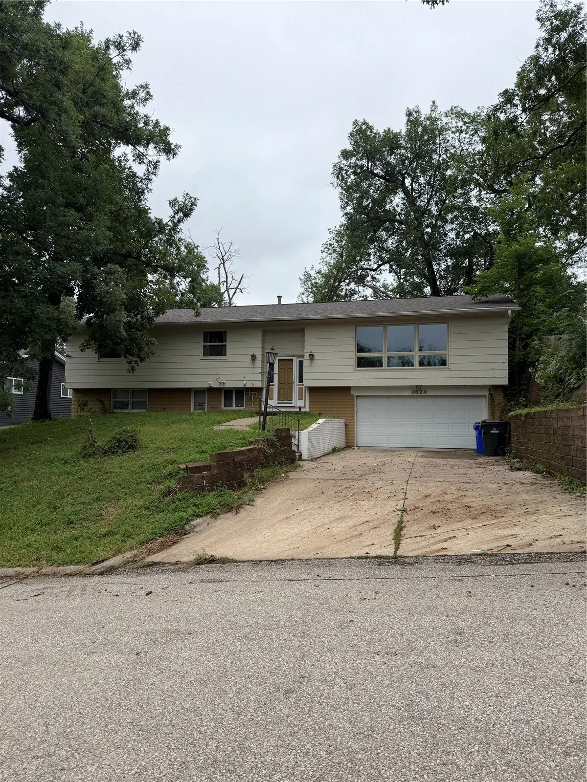 3624 Terrace Hill Drive NE, Cedar Rapids, Iowa 52402 – Property Featured Image