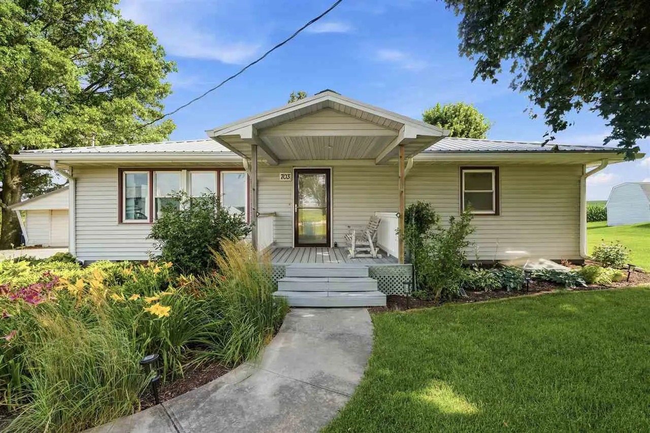 703 E State, Williamsburg, Iowa 52361 – Property Featured Image