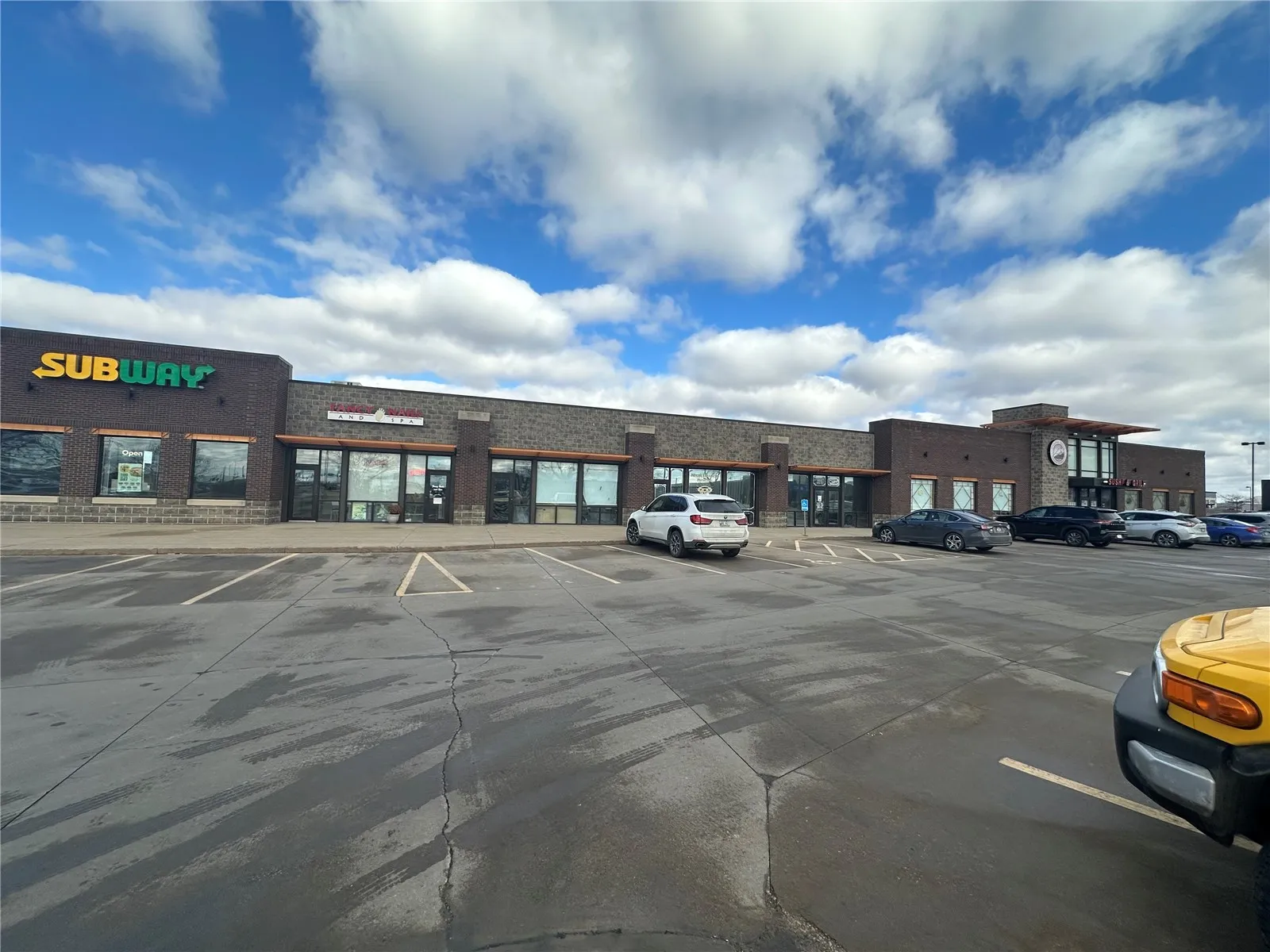 5350 Council Street NE Unit E, Cedar Rapids, Iowa 52402 – Property Featured Image