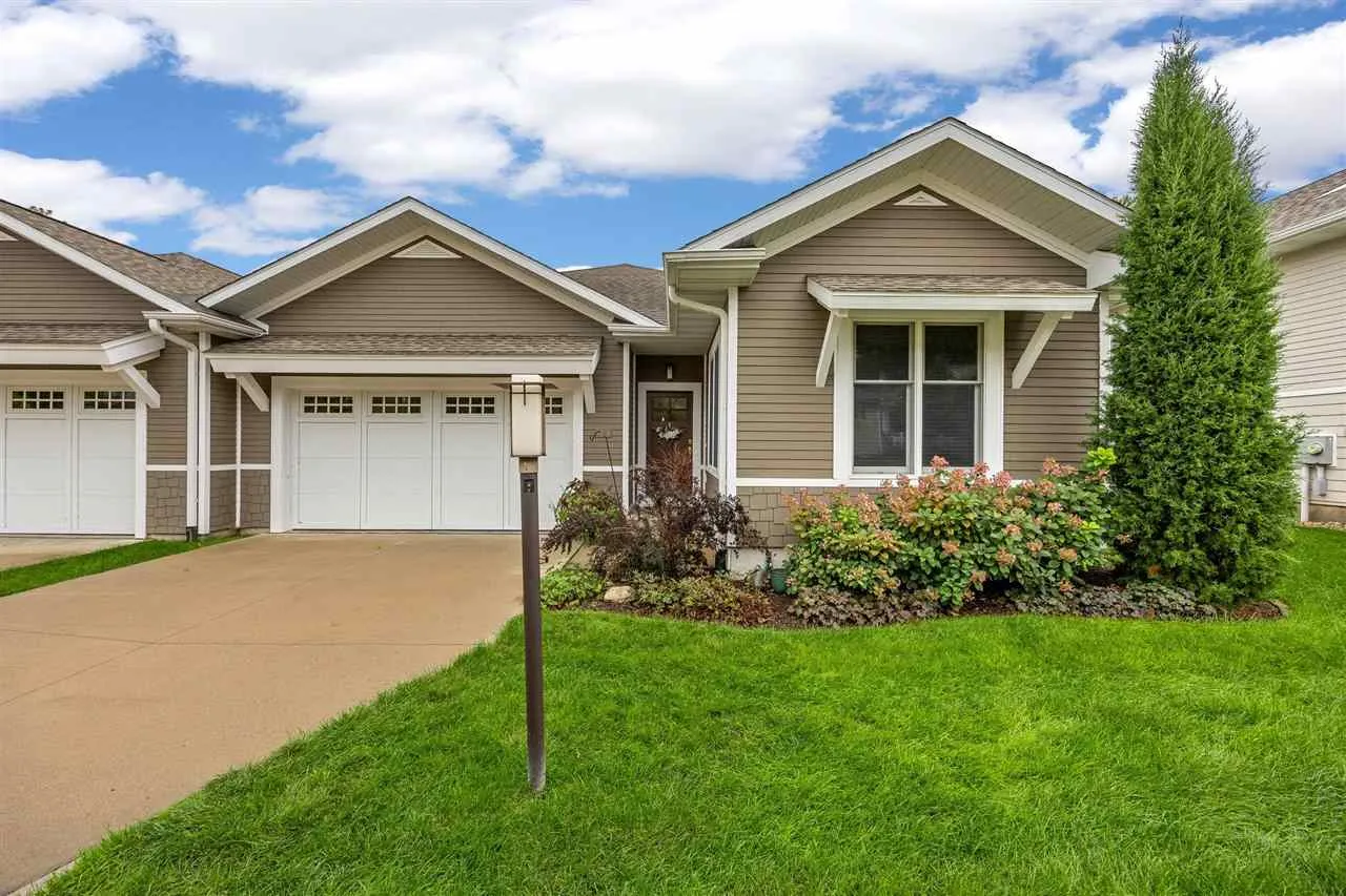 143 Leamer Ct, Iowa City, Iowa 52246 – Property Featured Image