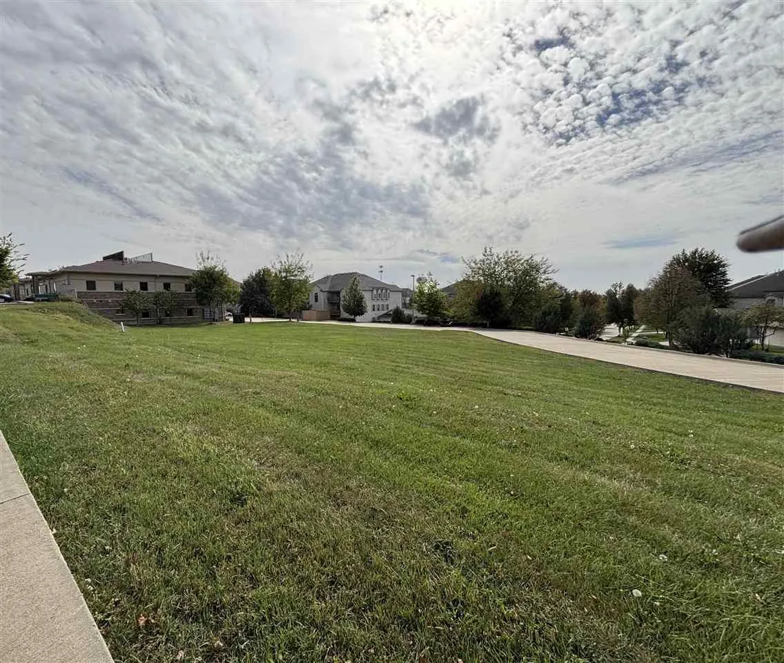 2856 Coral Ct, Coralville, Iowa 52241 – Property Featured Image