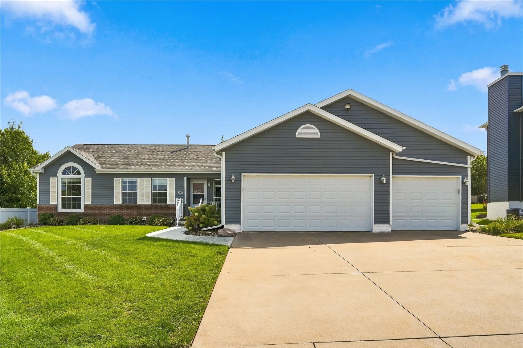 6805 Stone Terrace DR, Cedar Rapids, Iowa 52404 – Property Featured Image