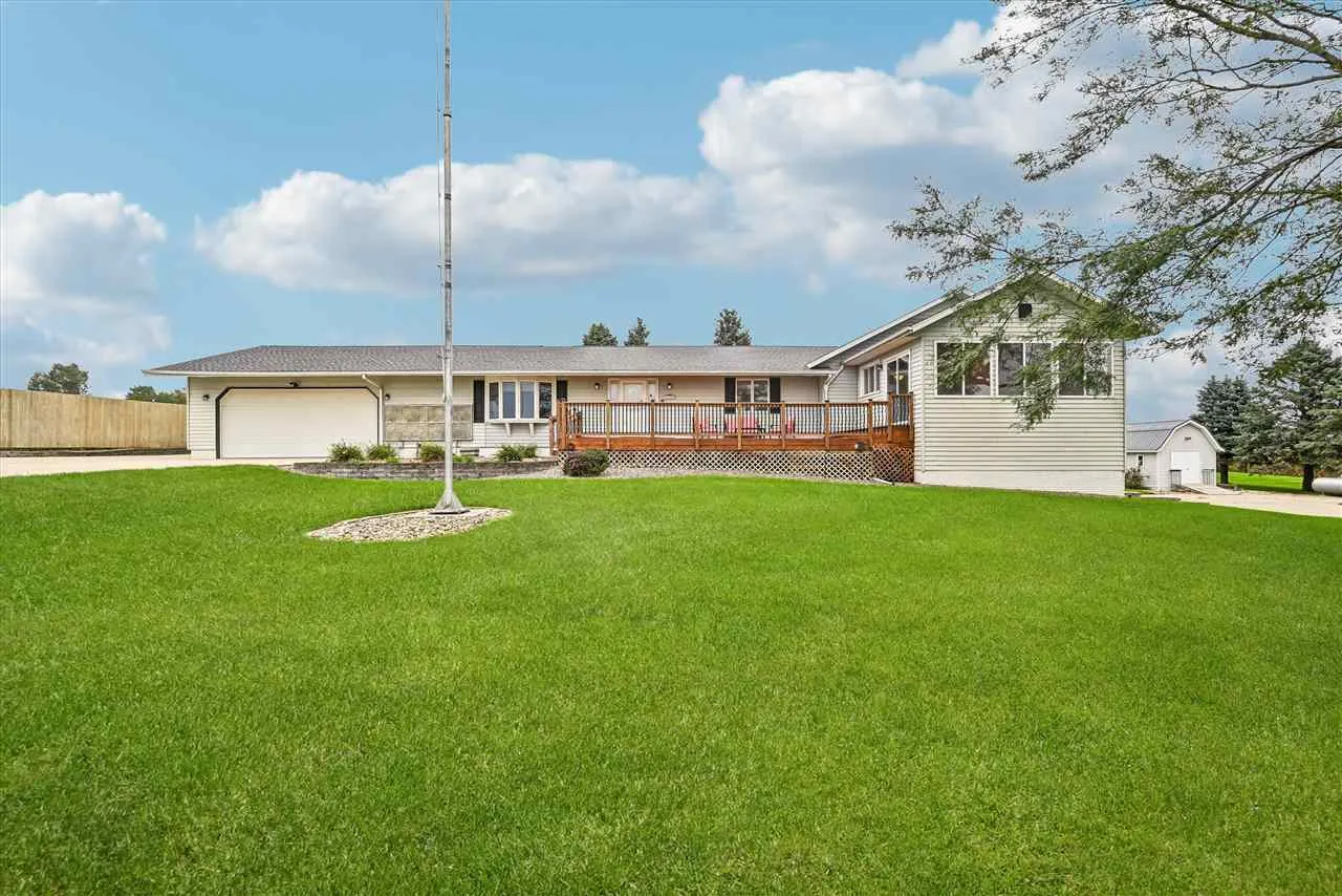 1505 Linn Delaware Road, Coggon, Iowa 52218 – Property Featured Image