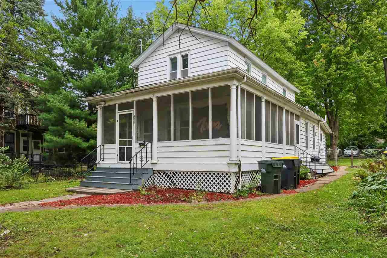 528 S Governor, Iowa City, Iowa 52240-5623 – Property Featured Image