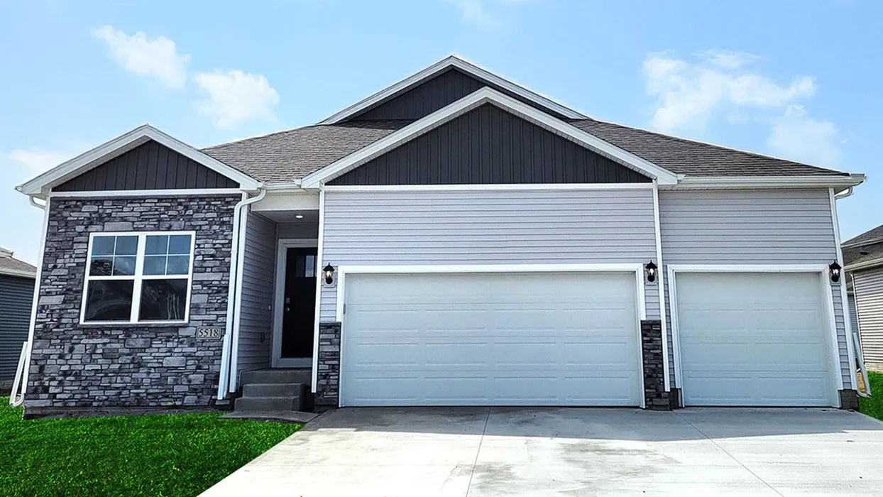 3360 Artesian Road, Marion, Iowa 52302 – Property Featured Image