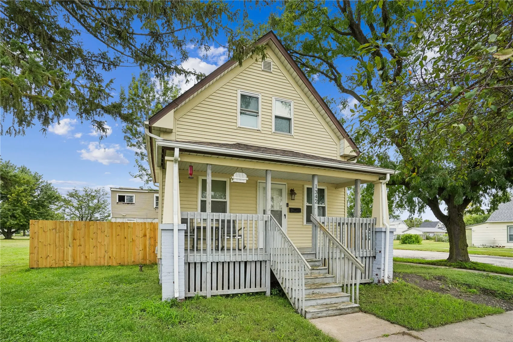 1342 5th Street NW, Cedar Rapids, Iowa 52405 – Property Featured Image