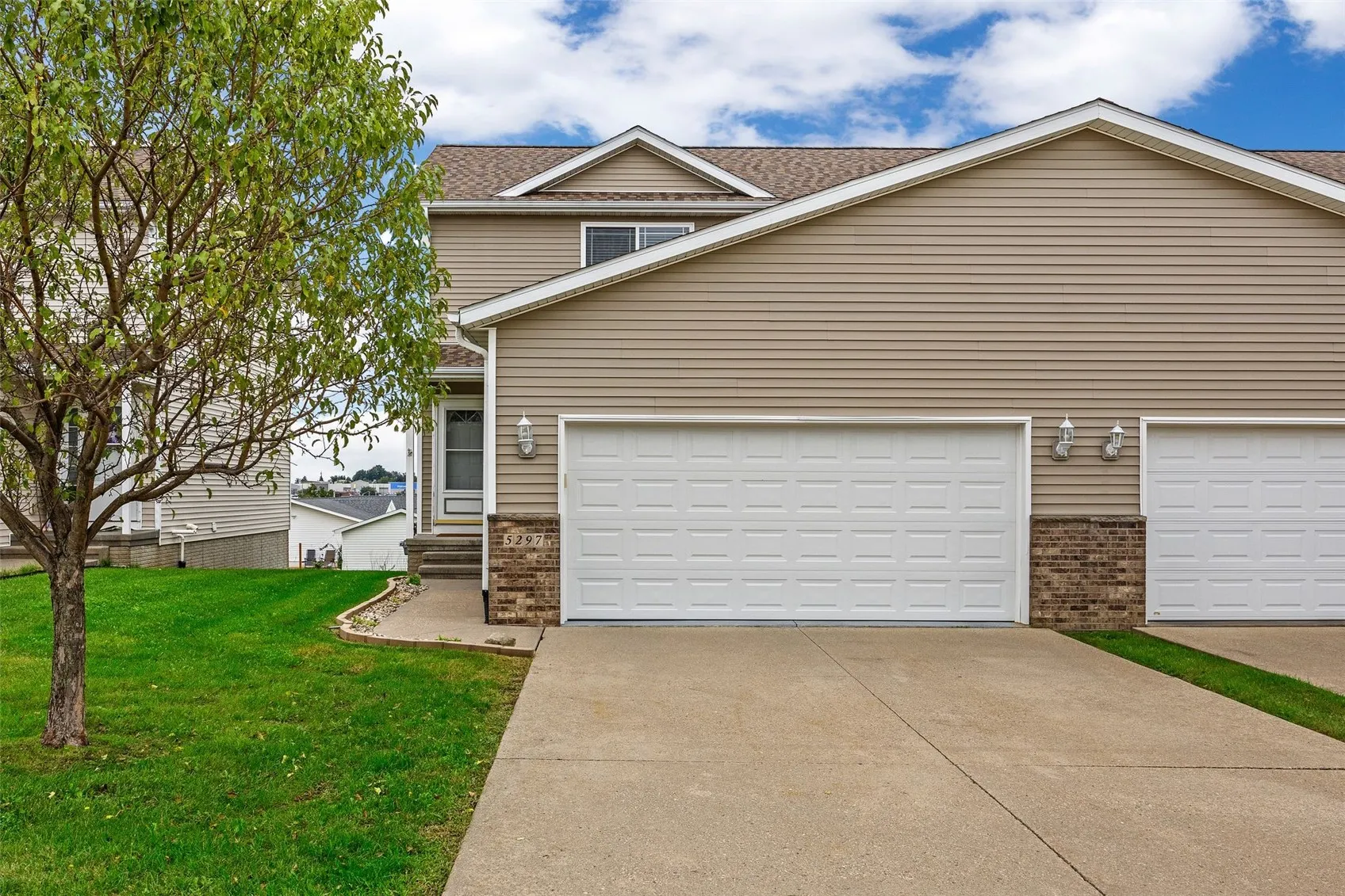5297 Kacena Avenue, Marion, Iowa 52302 – Property Featured Image