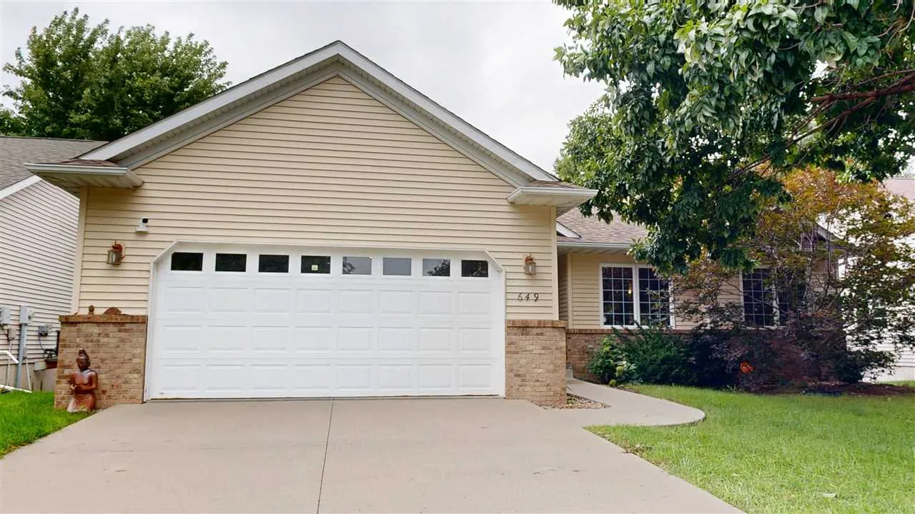 649 Tipperary Rd., Iowa City, Iowa 52246 – Property Featured Image