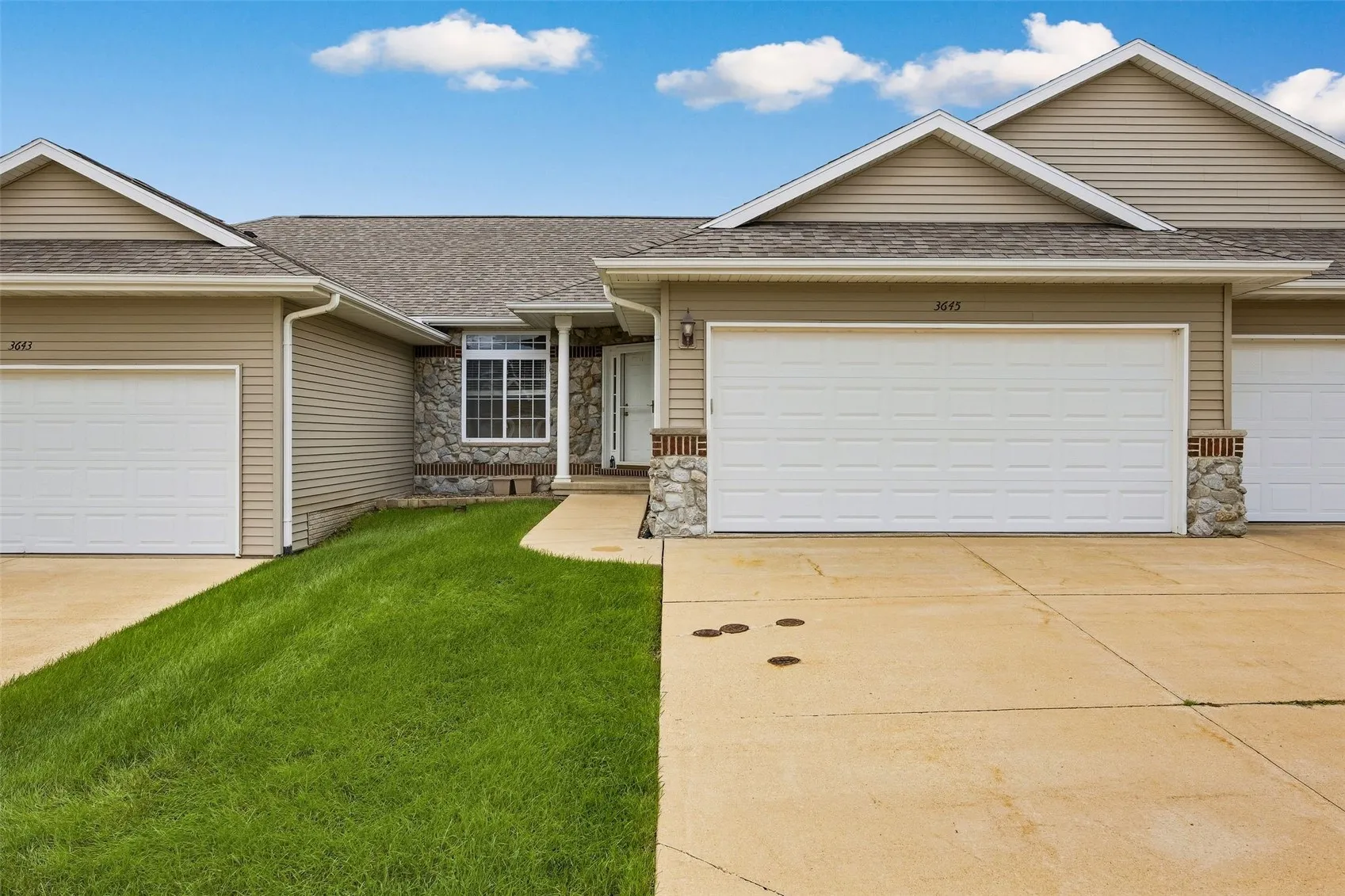 3645 Stoney Point Road SW, Cedar Rapids, Iowa 52404 – Property Featured Image