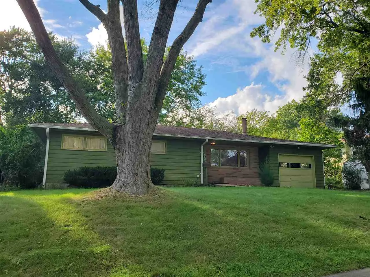 507 Meadow St, Iowa City, Iowa 52245 – Property Featured Image