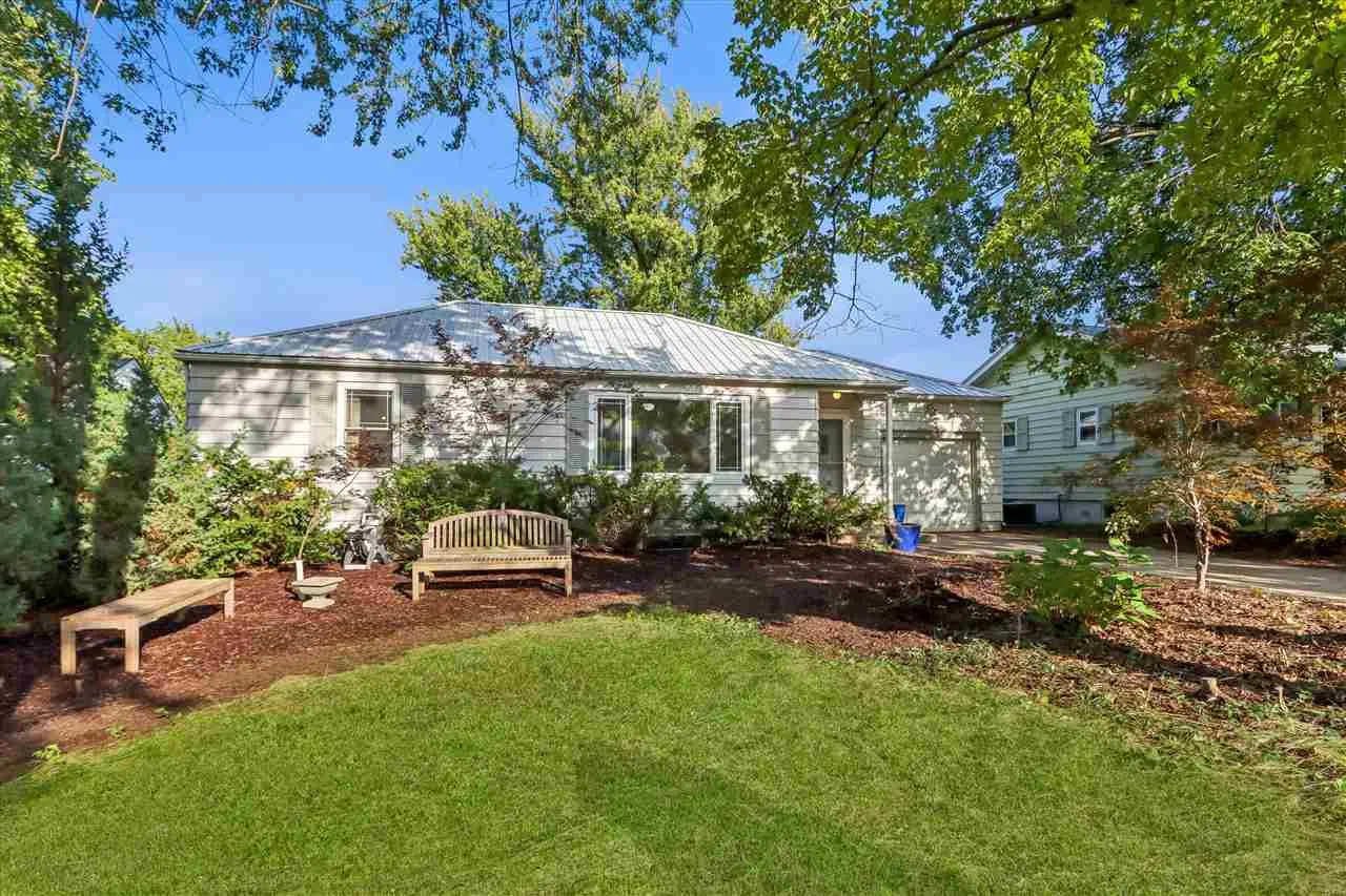 705 9th Ave, Coralville, Iowa 52241 – Property Featured Image