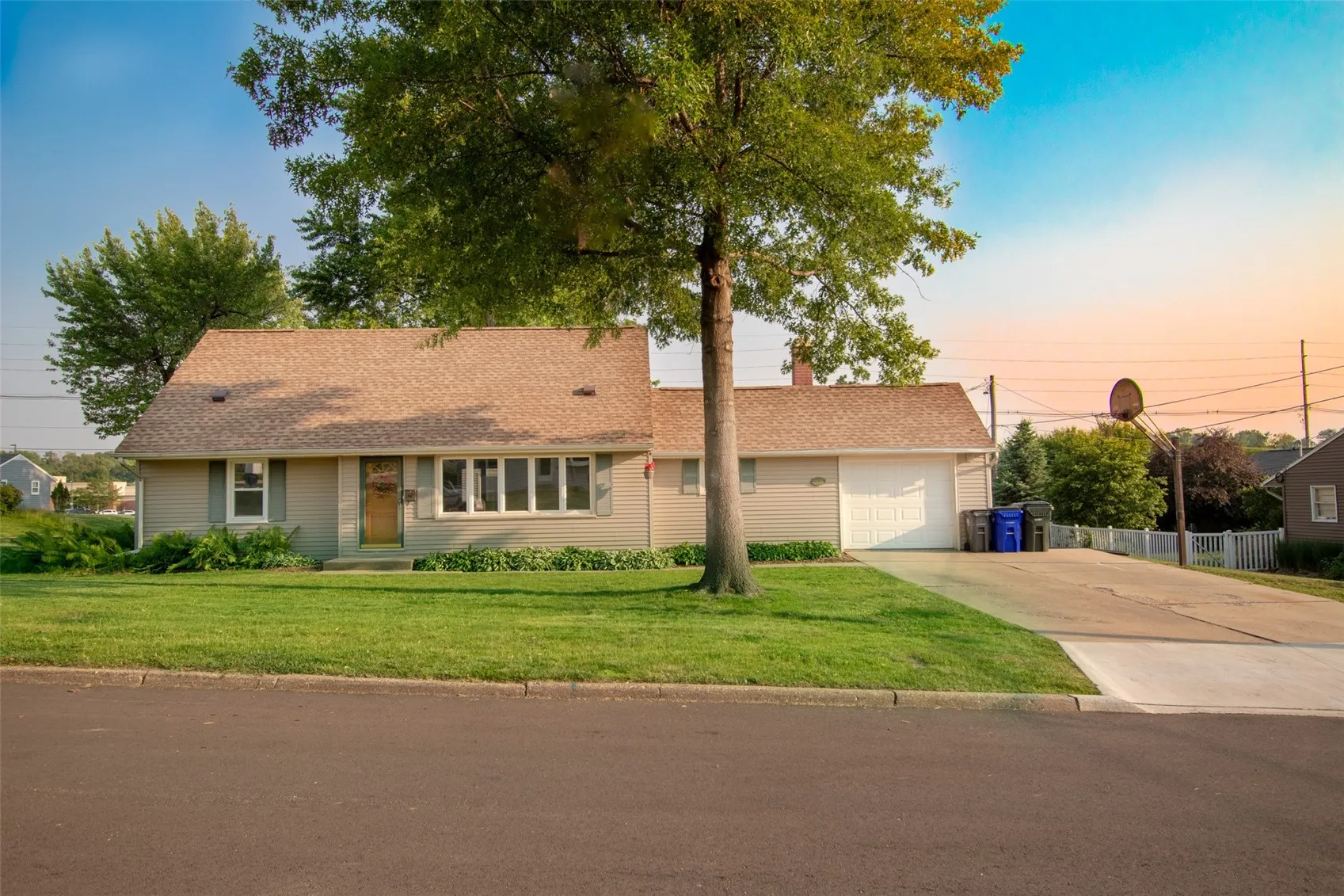 3849 Vine Avenue SE, Cedar Rapids, Iowa 52403 – Property Featured Image
