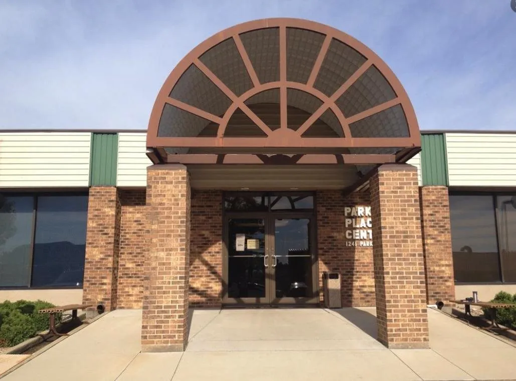 1241 Park Pl NE Unit G, Cedar Rapids, Iowa 52402 – Property Featured Image