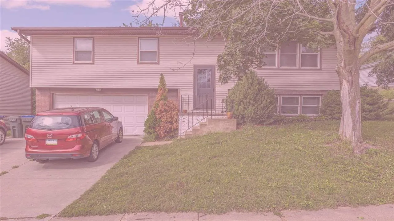 621 & 623 Westgate St, Iowa City, Iowa 52246 – Property Featured Image