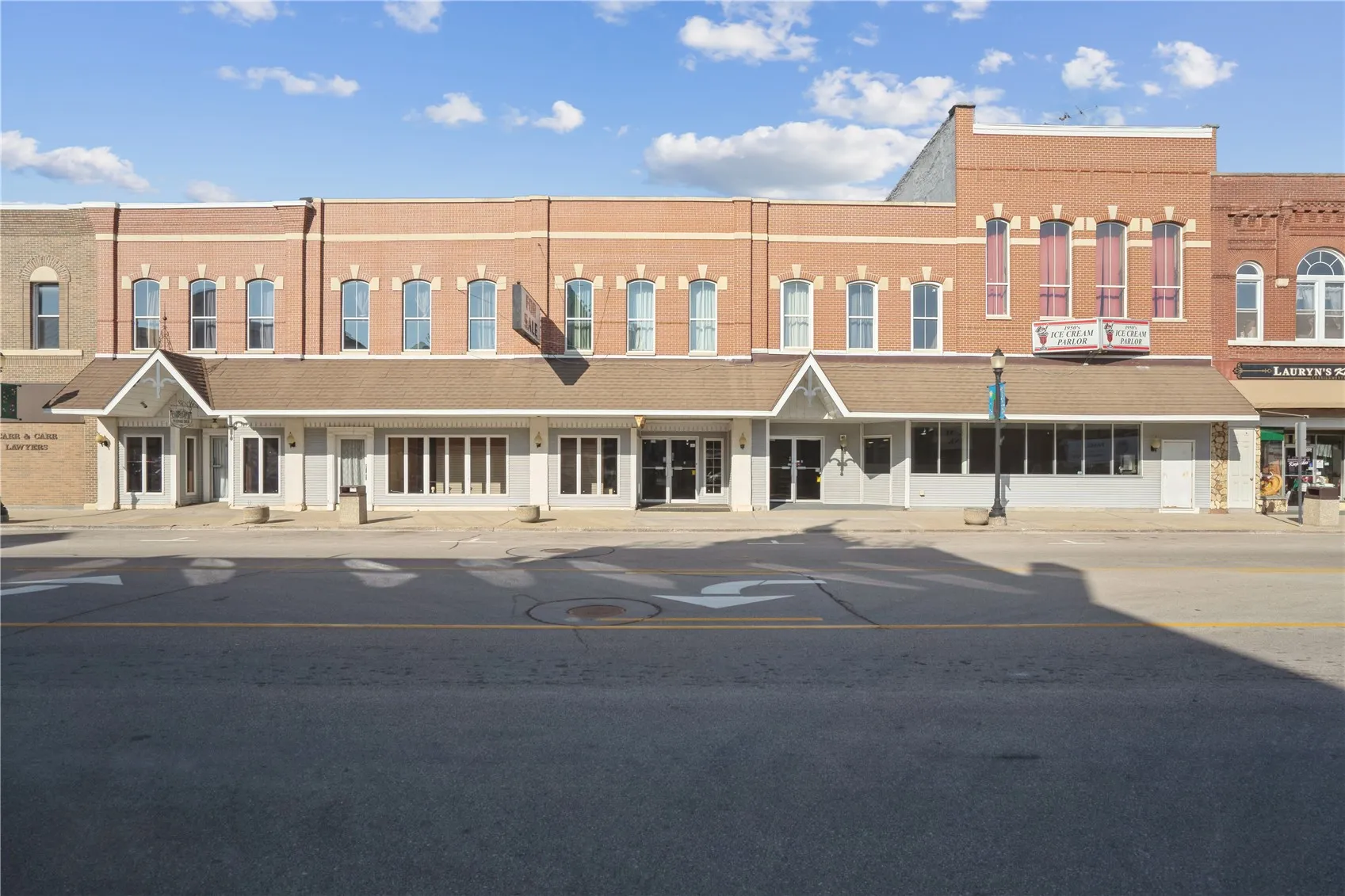 107 S Franklin St, Manchester, Iowa 52057 – Property Featured Image