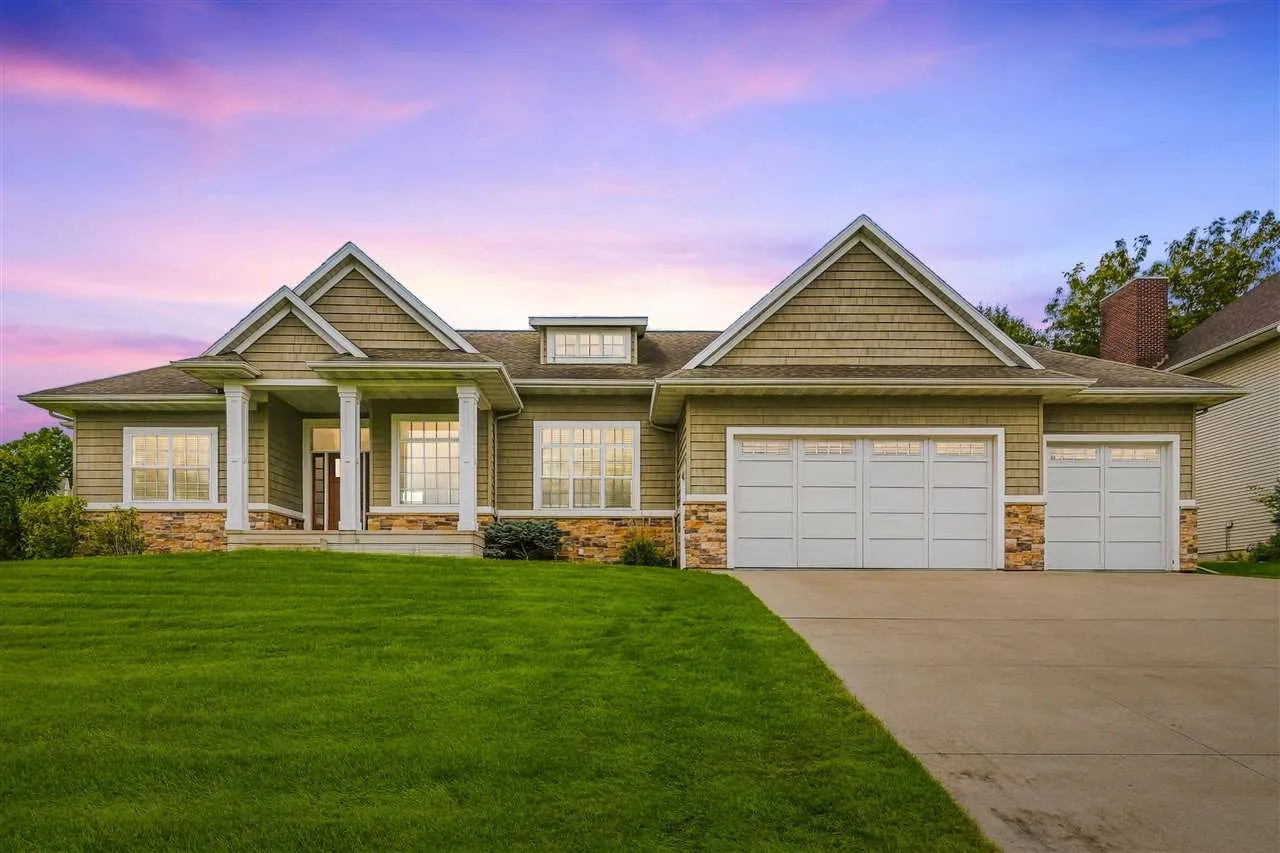 6621 Ashwood Ct NE, Cedar Rapids, Iowa 52411 – Property Featured Image