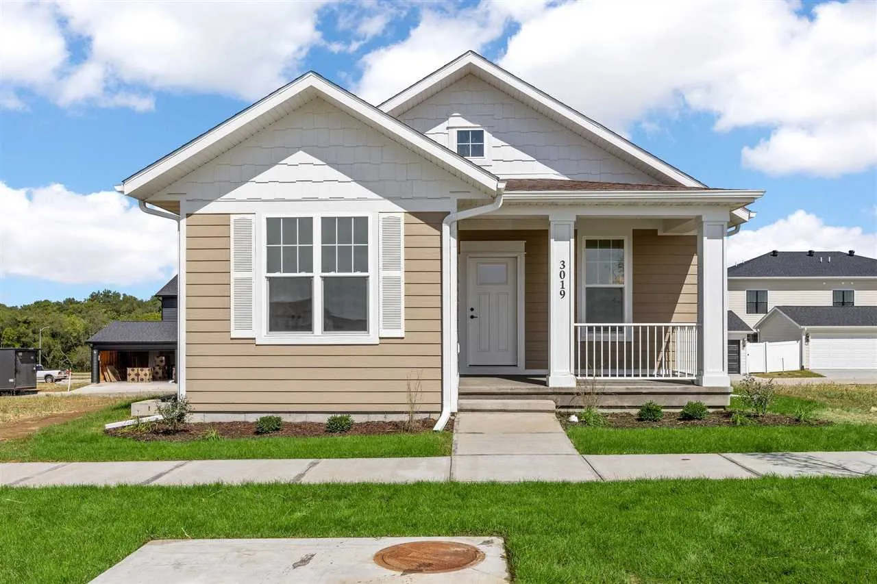 3019 Deans Way, Coralville, Iowa 52241 – Property Featured Image