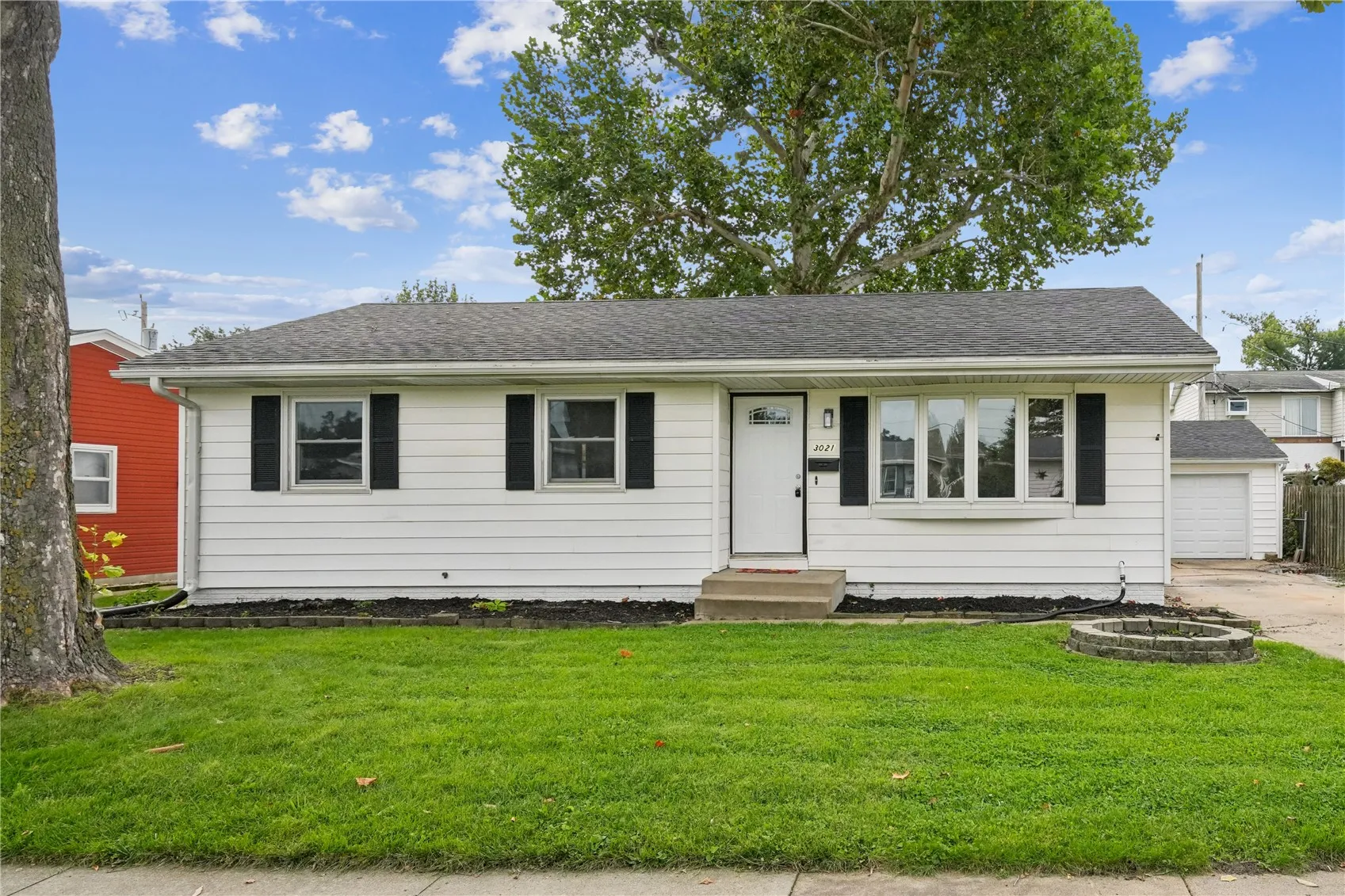 3021 Ravenwood Terrace NW, Cedar Rapids, Iowa 52405 – Property Featured Image