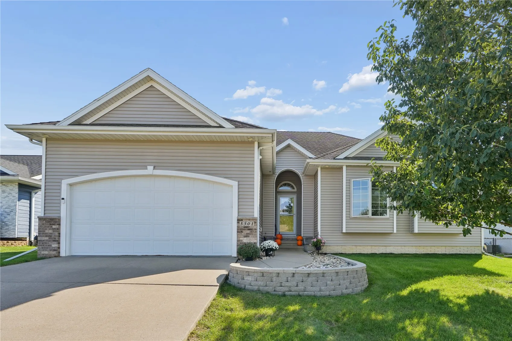 5501 Mayfair St, Cedar Rapids, Iowa 52404 – Property Featured Image