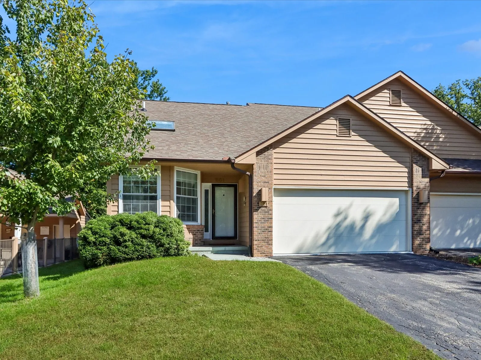 801 E Post Road SE, Cedar Rapids, Iowa 52403 – Property Featured Image
