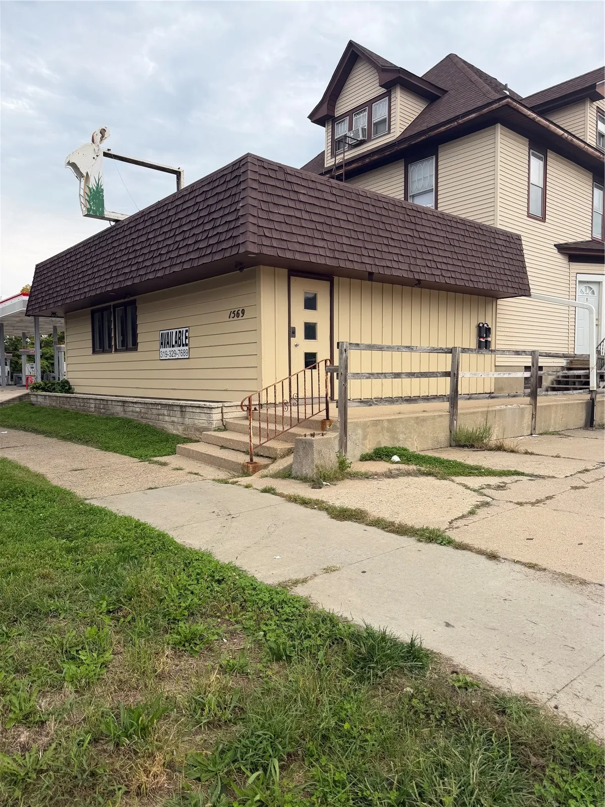 1569 1st Avenue SE, Cedar Rapids, Iowa 52403 – Property Featured Image