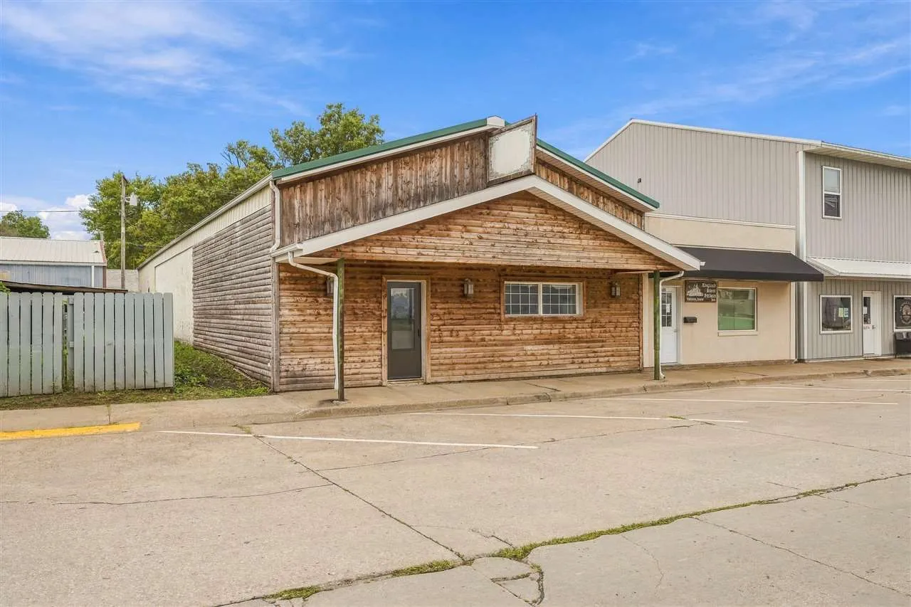603 B Ave, Kalona, Iowa 52247 – Property Featured Image