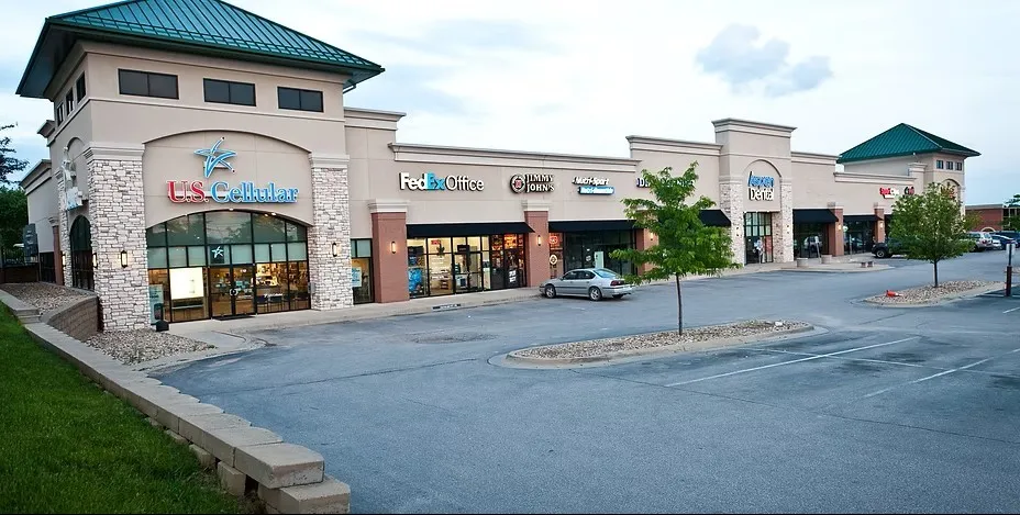 2315 Edgewood Road SW Unit 170, Cedar Rapids, Iowa 52404 – Property Featured Image