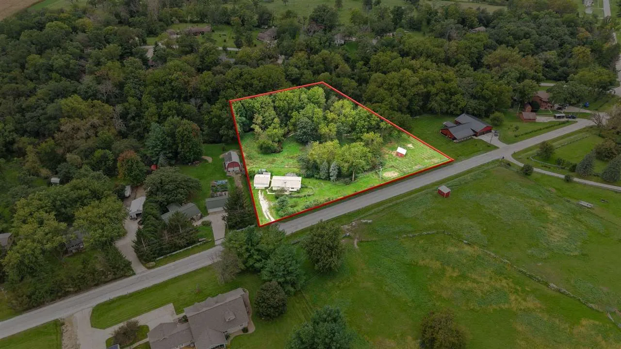 1105 Country Club Dr SE, Mt Vernon, Iowa 52314 – Property Featured Image