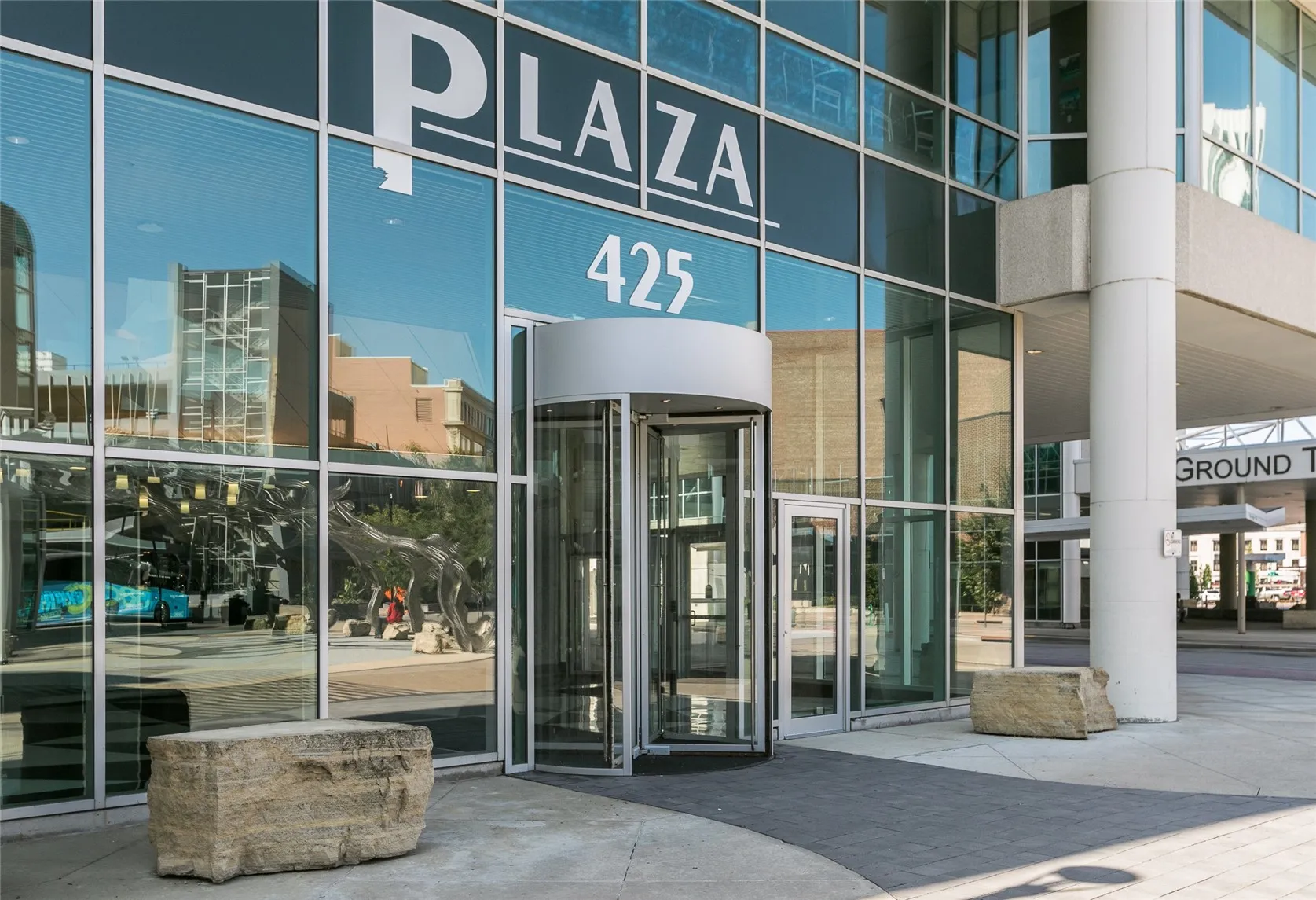 425 2nd Street SE Unit 722, Cedar Rapids, Iowa 52401 – Property Featured Image