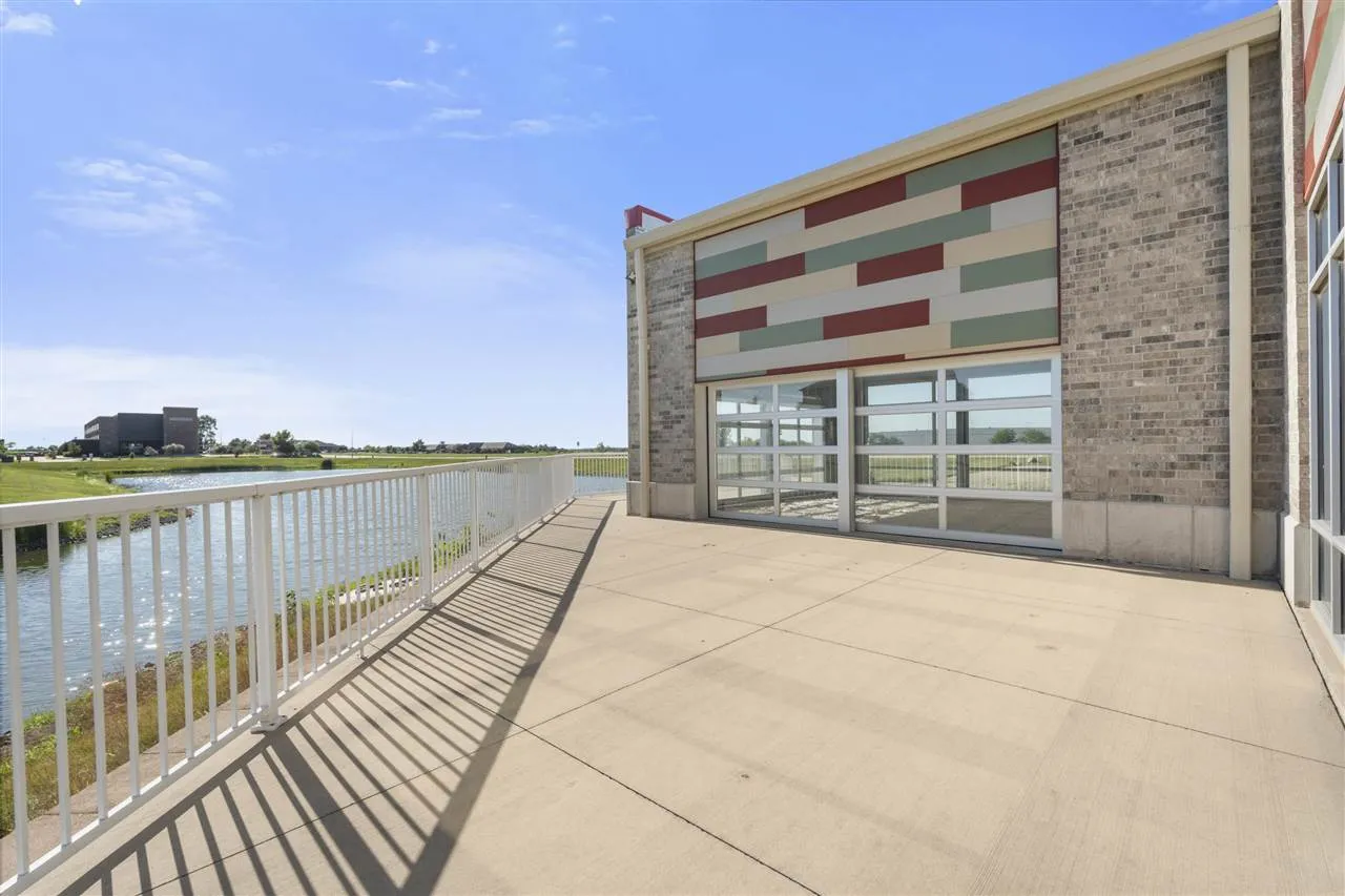 595 Country Ln Unit 4, North Liberty, Iowa 52317 – Property Featured Image