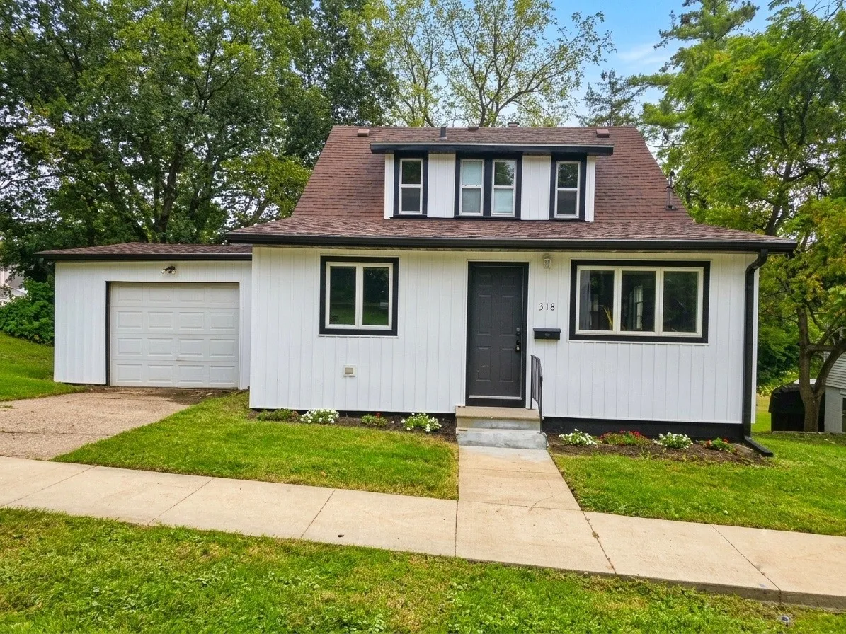 318 W 4th Street, Monticello, Iowa 52310 – Property Featured Image
