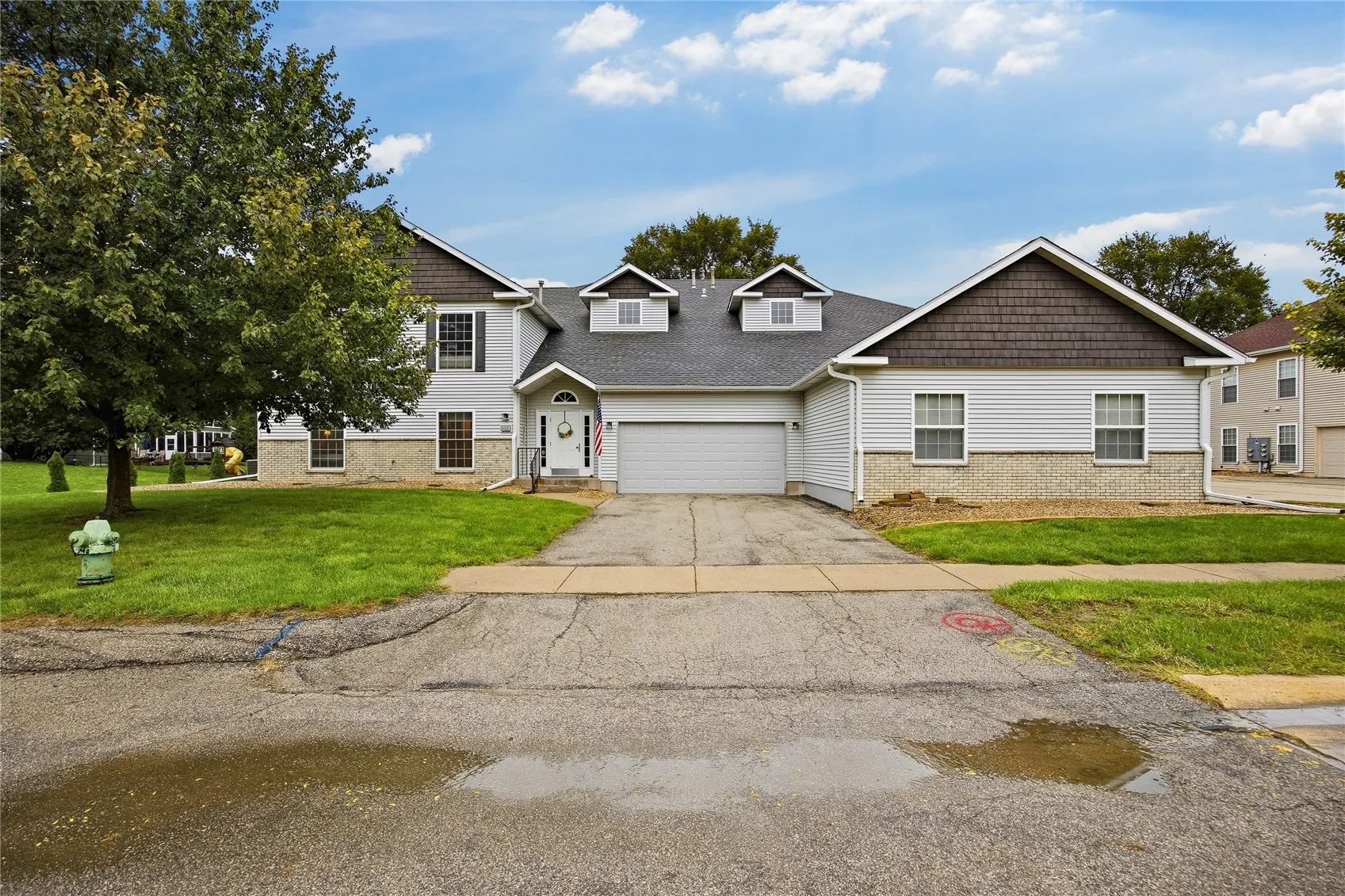 4535 Westchester Drive NE Unit B, Cedar Rapids, Iowa 52402 – Property Featured Image
