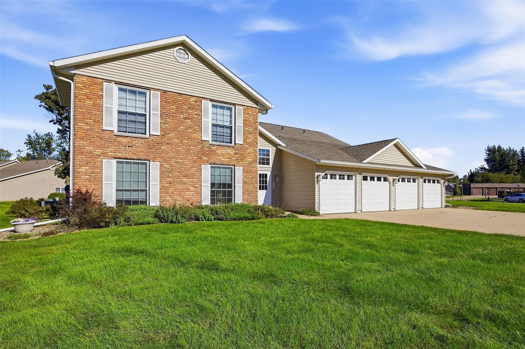 6106 Greenbriar Lane SW Unit C, Cedar Rapids, Iowa 52404 – Property Featured Image
