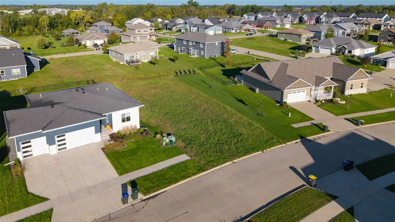 645 Hanks Drive, Iowa City, Iowa 52240 – Property Featured Image
