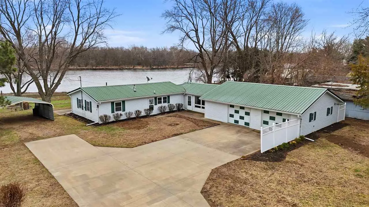 18416 Highway 70, Conesville, Iowa 52739 – Property Featured Image
