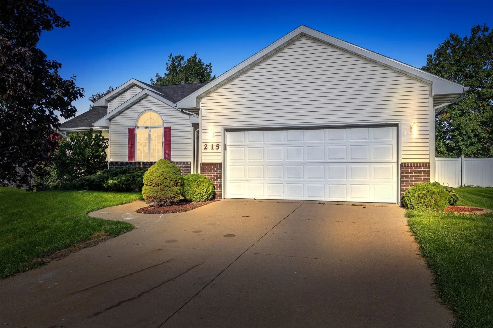215 Brougham Road, Robins, Iowa 52328 – Property Featured Image