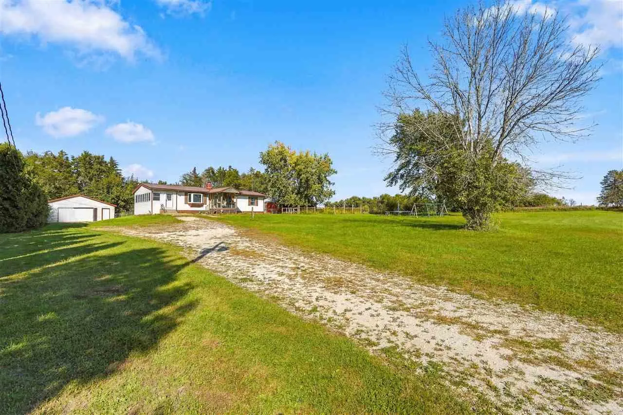 12039 Wright Rd, La Porte, Iowa 50651 – Property Featured Image