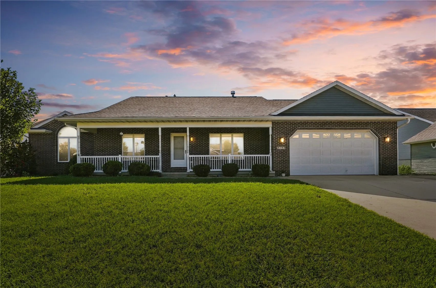 2395 Wolf Run, Hiawatha, Iowa 52233 – Property Featured Image