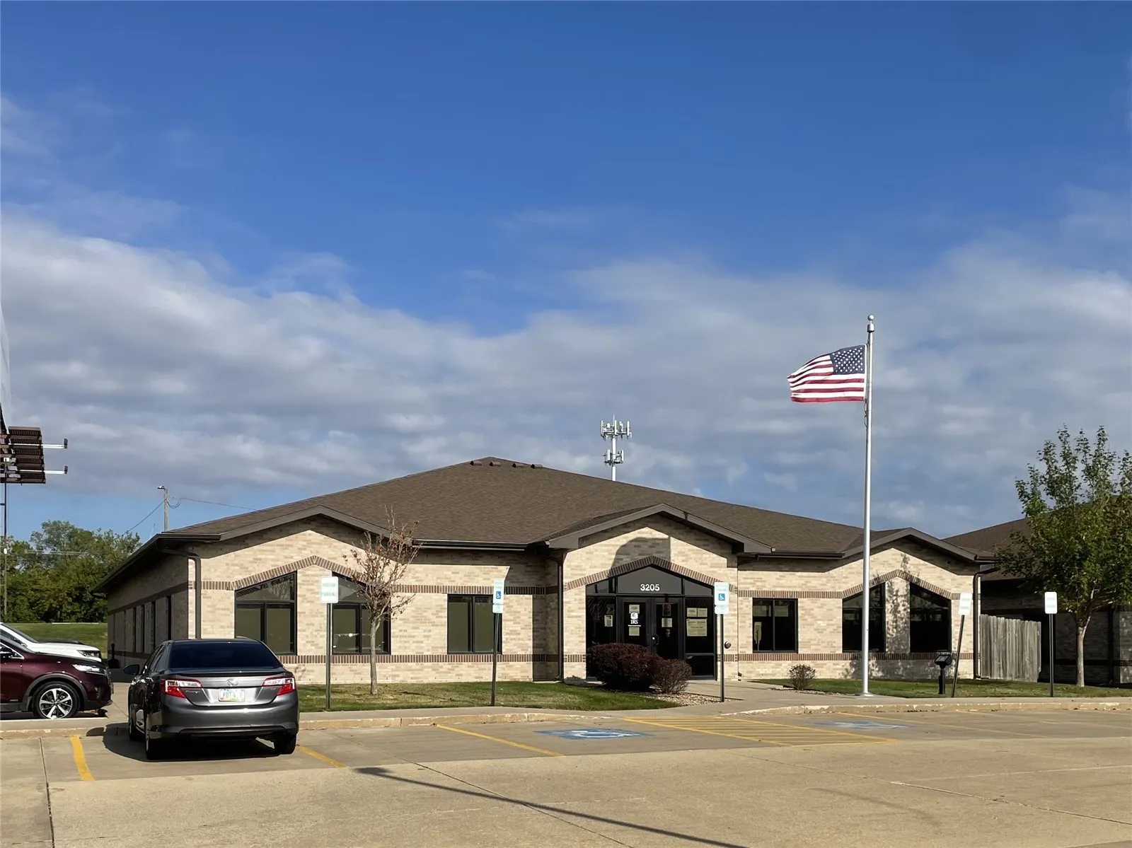 3205 Williams Boulevard SW, Cedar Rapids, Iowa 52404 – Property Featured Image