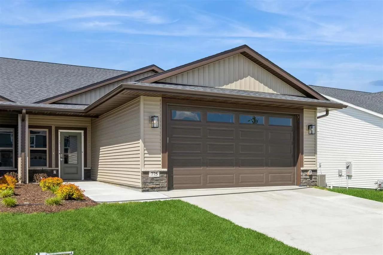 405 Solstice Ct, North Liberty, Iowa 52317 – Property Featured Image